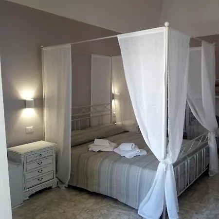 Palazzo Mosca Bed & Breakfast 4*